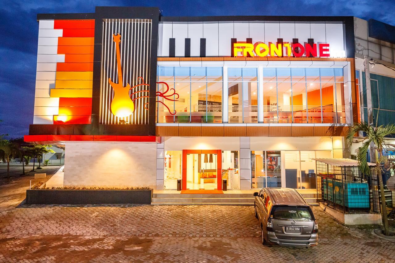 Front One Inn Muntilan Екстер'єр фото